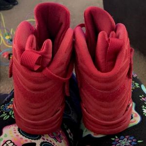 Red valentine Jordan’s size 8 worn but still in good condition